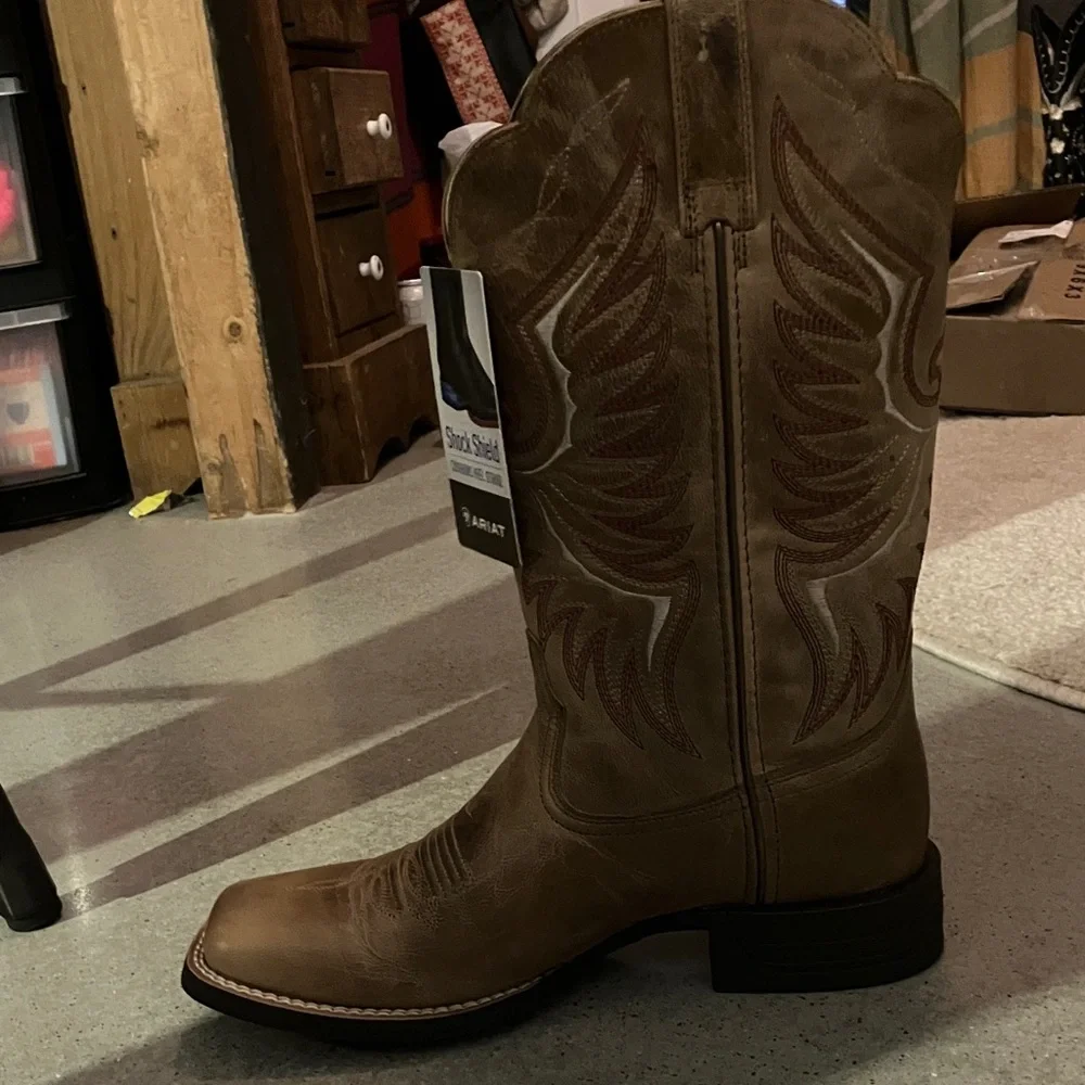 Ariat Tan Leather Cowboy Boots - Picture 4 of 5